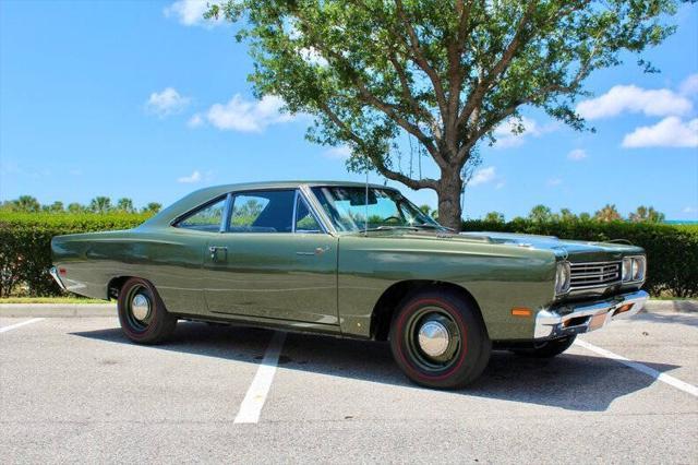 Photo of 1969 Ivy Green Metallic Plymouth Roadrunner