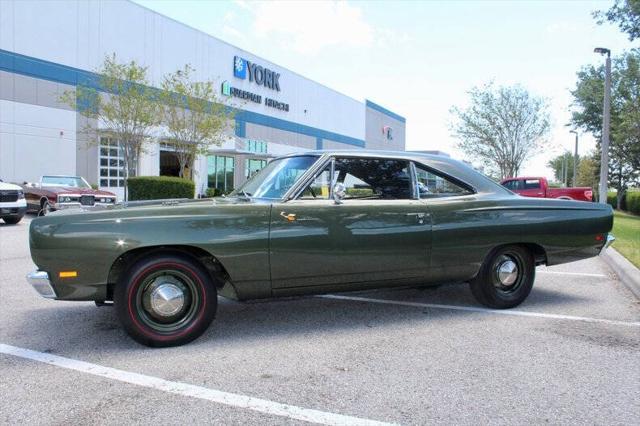 Photo of 1969 Ivy Green Metallic Plymouth Roadrunner