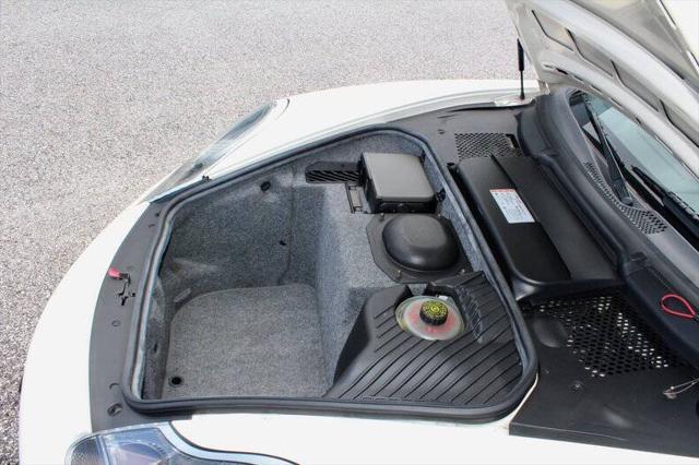 Photo of 1999 White Porsche 911