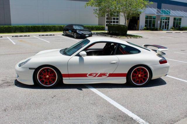 Photo of 1999 White Porsche 911