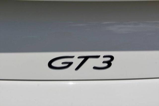 Photo of 1999 White Porsche 911