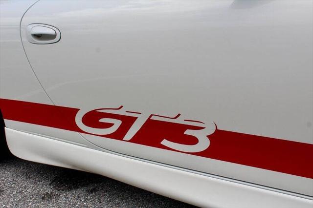Photo of 1999 White Porsche 911