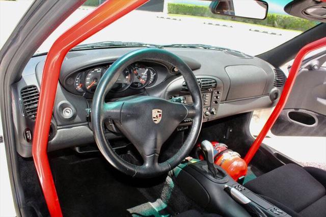 Photo of 1999 White Porsche 911