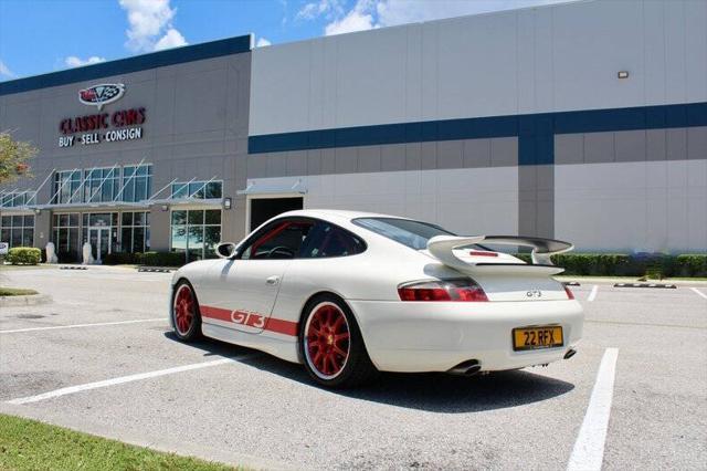 Photo of 1999 White Porsche 911