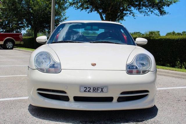 Photo of 1999 White Porsche 911