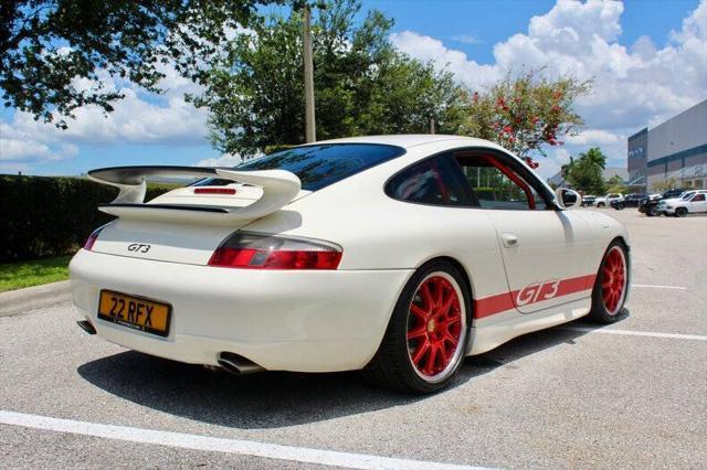 Photo of 1999 White Porsche 911