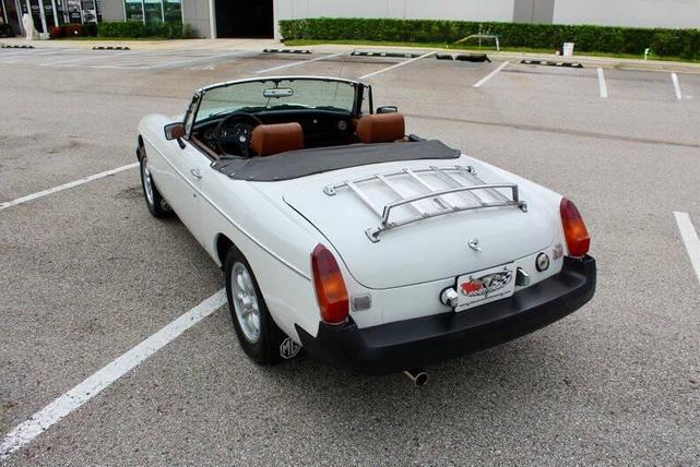 Photo of 1975 White MG MGB