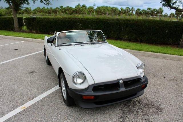 Photo of 1975 White MG MGB