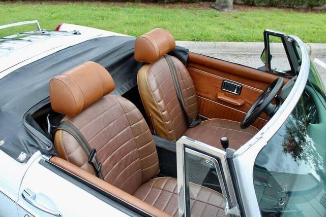 Photo of 1975 White MG MGB
