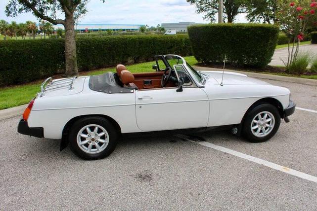 Photo of 1975 White MG MGB