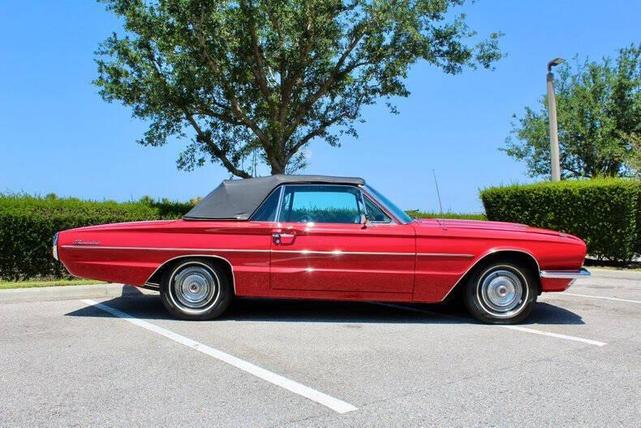 Photo of 1966 Red Ford Thunderbird