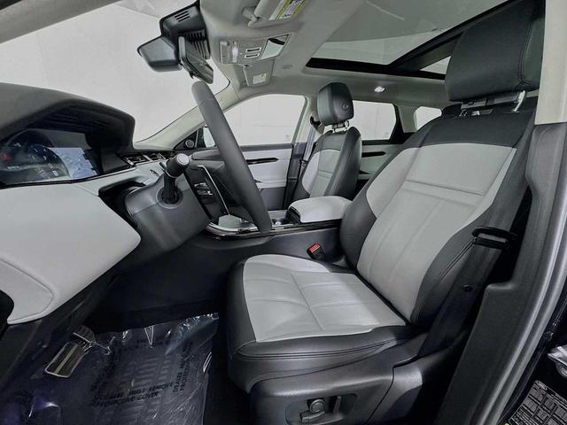 Photo of 2025 Santorini Black Metallic Land Rover Range Rover Evoque