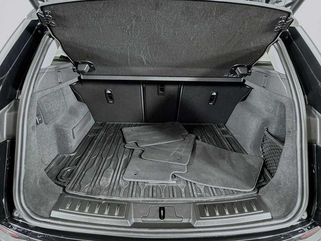 Photo of 2025 Santorini Black Metallic Land Rover Range Rover Evoque