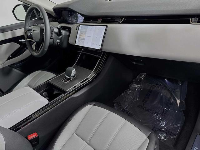 Photo of 2025 Santorini Black Metallic Land Rover Range Rover Evoque