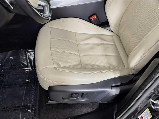 Photo of 2021 Santorini Black Metallic Land Rover Range Rover Sport
