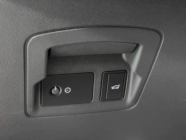 Photo of 2024 Blue Land Rover Range Rover Velar