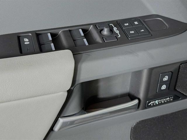 Photo of 2025 Carpathian Grey Land Rover Defender