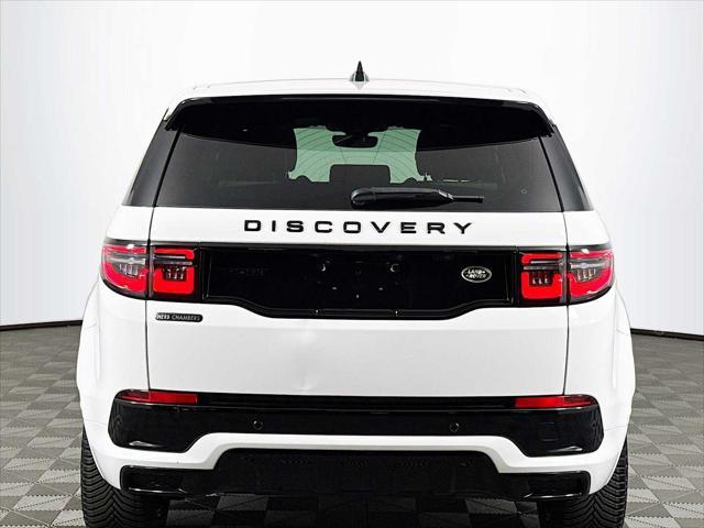Photo of 2022 White Land Rover Discovery Sport