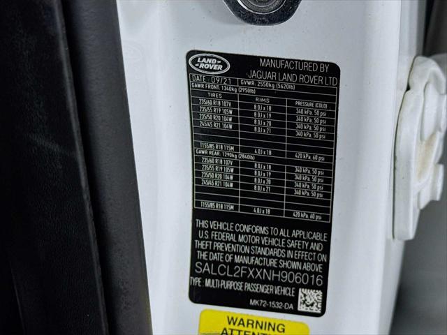 Photo of 2022 White Land Rover Discovery Sport