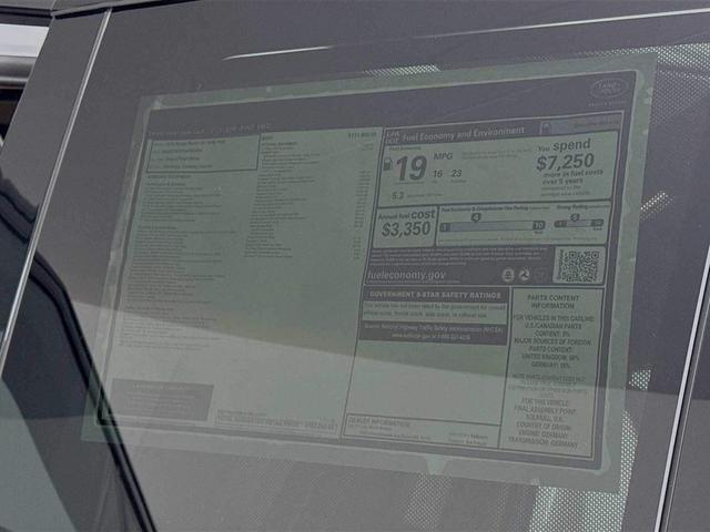 Photo of 2025 Ostuni Pearl White Land Rover Range Rover
