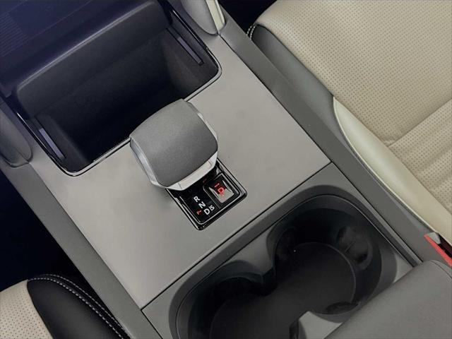 Photo of 2025 Eiger Grey Land Rover Discovery Sport