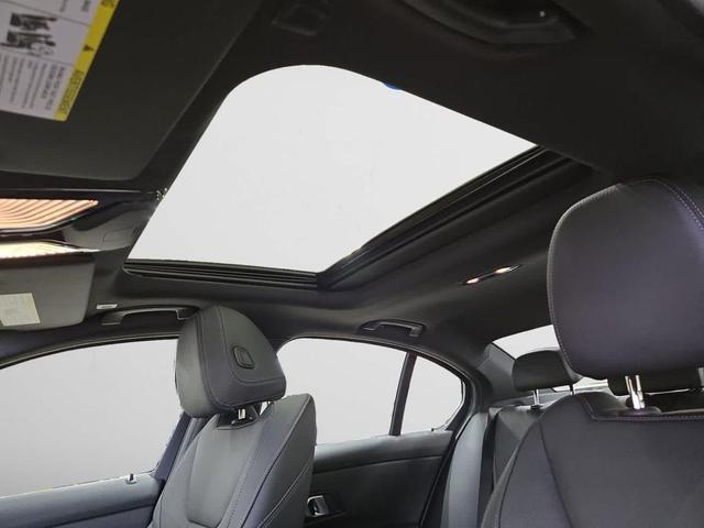 Photo of 2025 Alpine White BMW 330