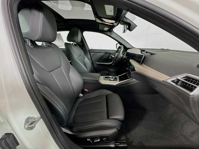 Photo of 2025 Alpine White BMW 330