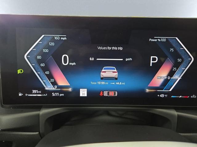 Photo of 2025 Alpine White BMW 330