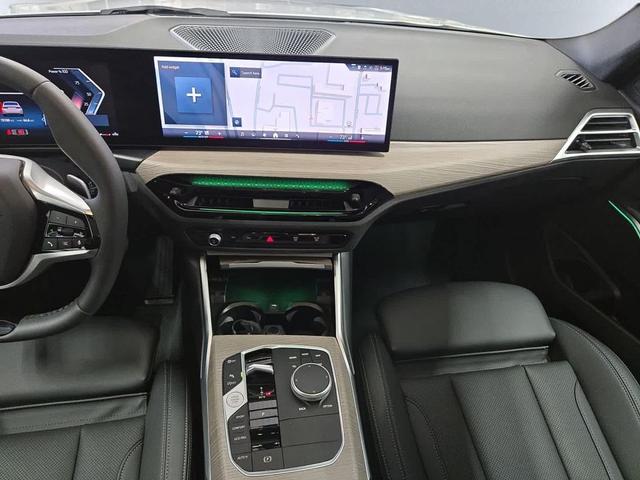 Photo of 2025 Alpine White BMW 330
