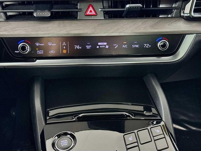 Photo of 2023 Gravity Gray Kia Sportage