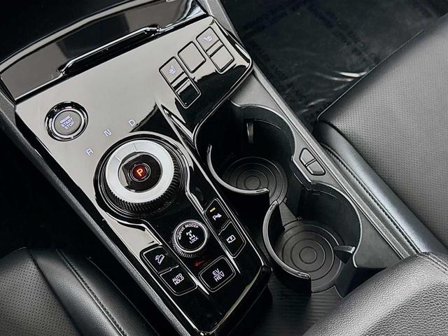 Photo of 2023 Gravity Gray Kia Sportage