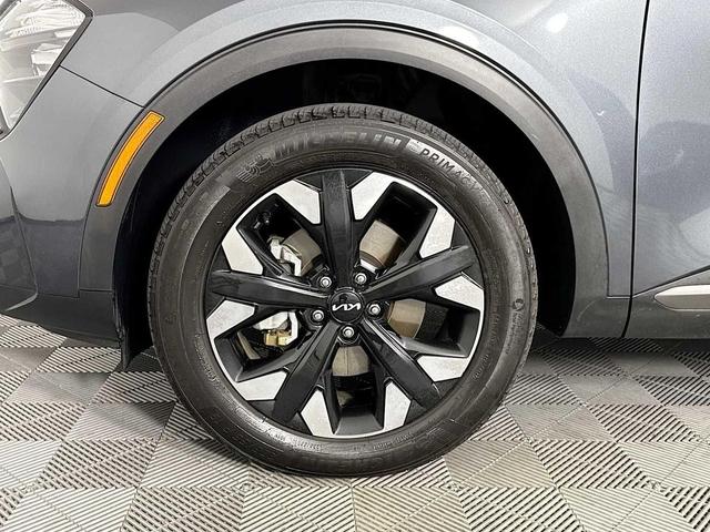 Photo of 2023 Gravity Gray Kia Sportage