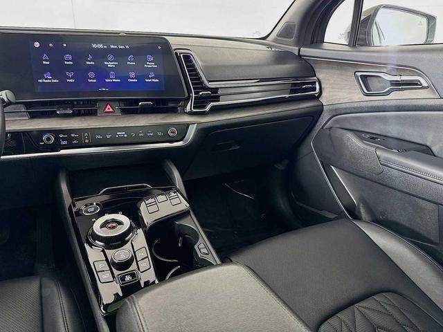 Photo of 2023 Gravity Gray Kia Sportage