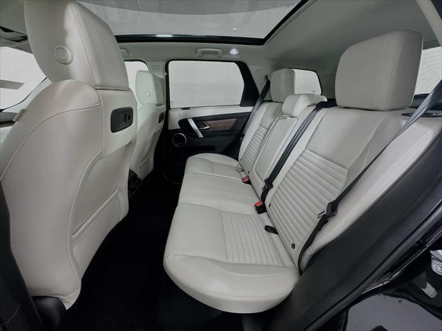 Photo of 2025 Santorini Black Land Rover Discovery Sport