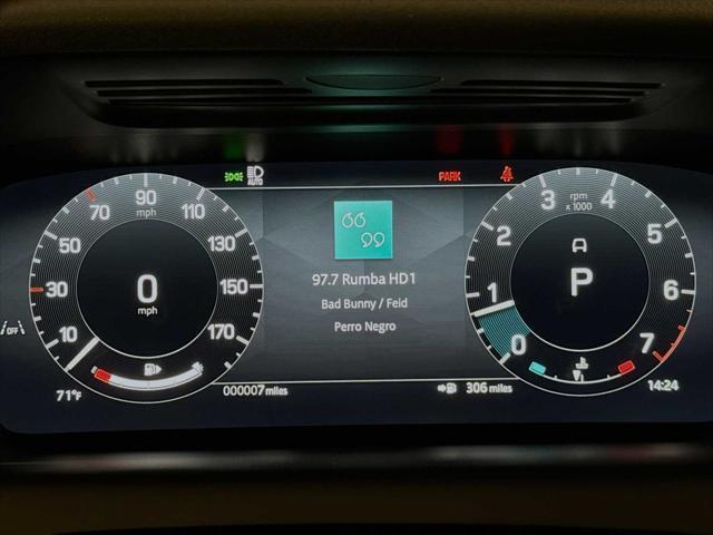 Photo of 2025 Santorini Black Land Rover Discovery Sport