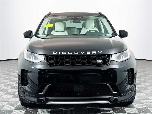 Photo of 2025 Santorini Black Land Rover Discovery Sport