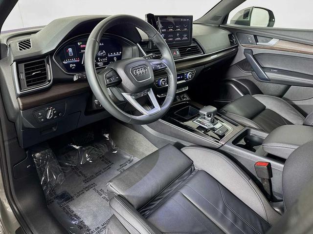 Photo of 2023 Chronos Gray Metallic Audi Q5