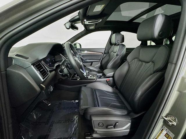 Photo of 2023 Chronos Gray Metallic Audi Q5