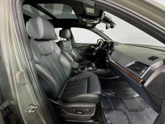 Photo of 2023 Chronos Gray Metallic Audi Q5