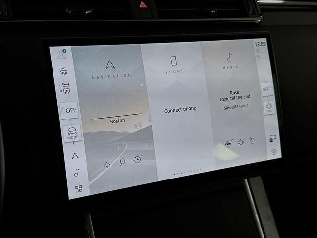 Photo of 2026 Fuji White Land Rover Range Rover Velar