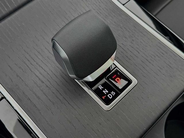 Photo of 2026 Fuji White Land Rover Range Rover Velar