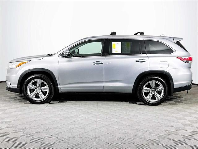 Photo of 2015 Silver Sky Metallic Toyota Highlander