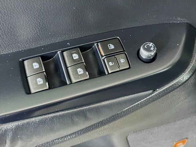 Photo of 2015 Silver Sky Metallic Toyota Highlander