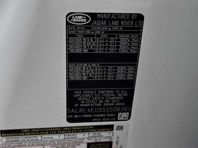 Photo of 2025 Fuji White Land Rover Discovery