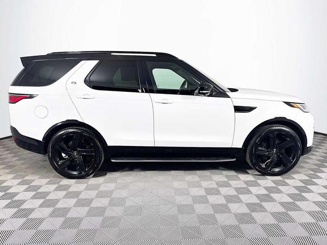 Photo of 2025 Fuji White Land Rover Discovery