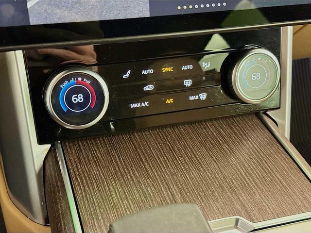 Photo of 2023 Fuji White Land Rover Range Rover