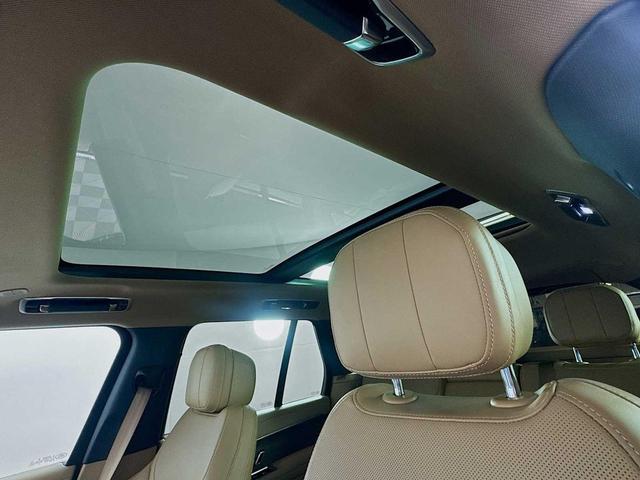 Photo of 2023 Fuji White Land Rover Range Rover