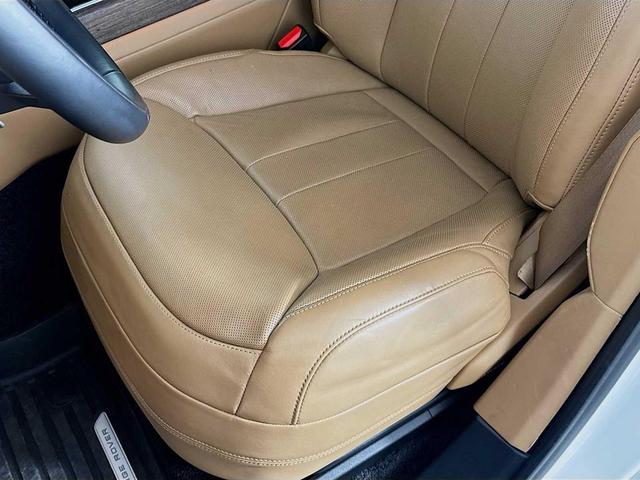 Photo of 2023 Fuji White Land Rover Range Rover