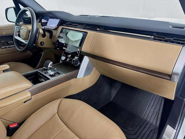 Photo of 2023 Fuji White Land Rover Range Rover