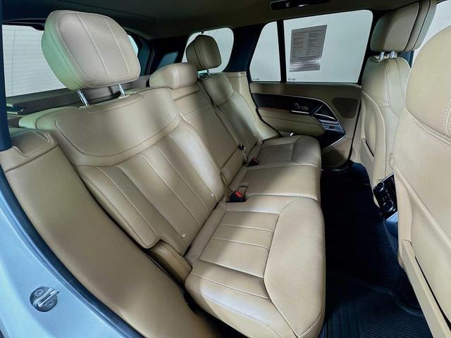 Photo of 2023 Fuji White Land Rover Range Rover